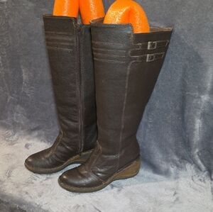 Chic Dark Brown Leather Heeled Boots